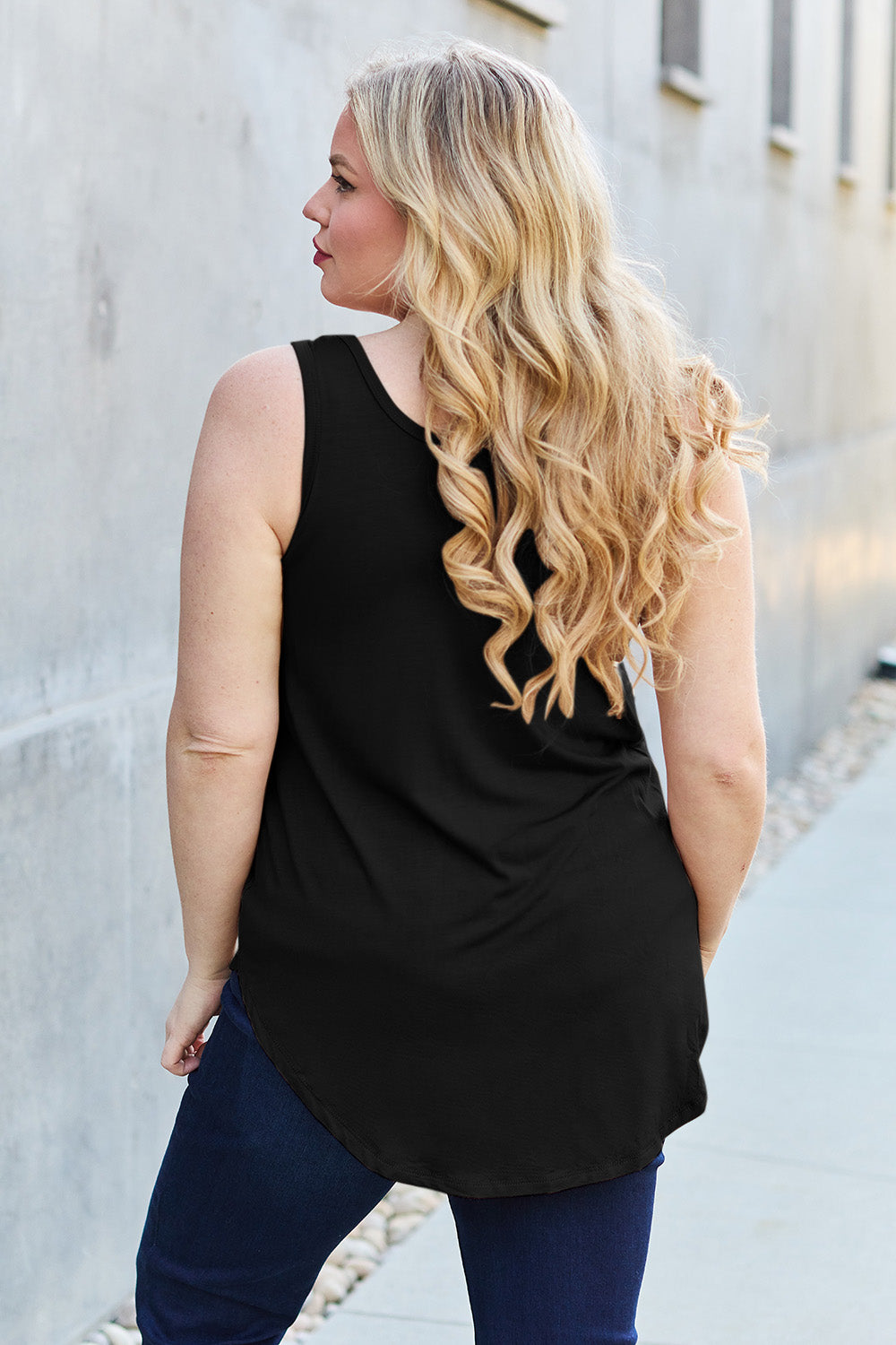 Round Neck Curved Hem Tank
