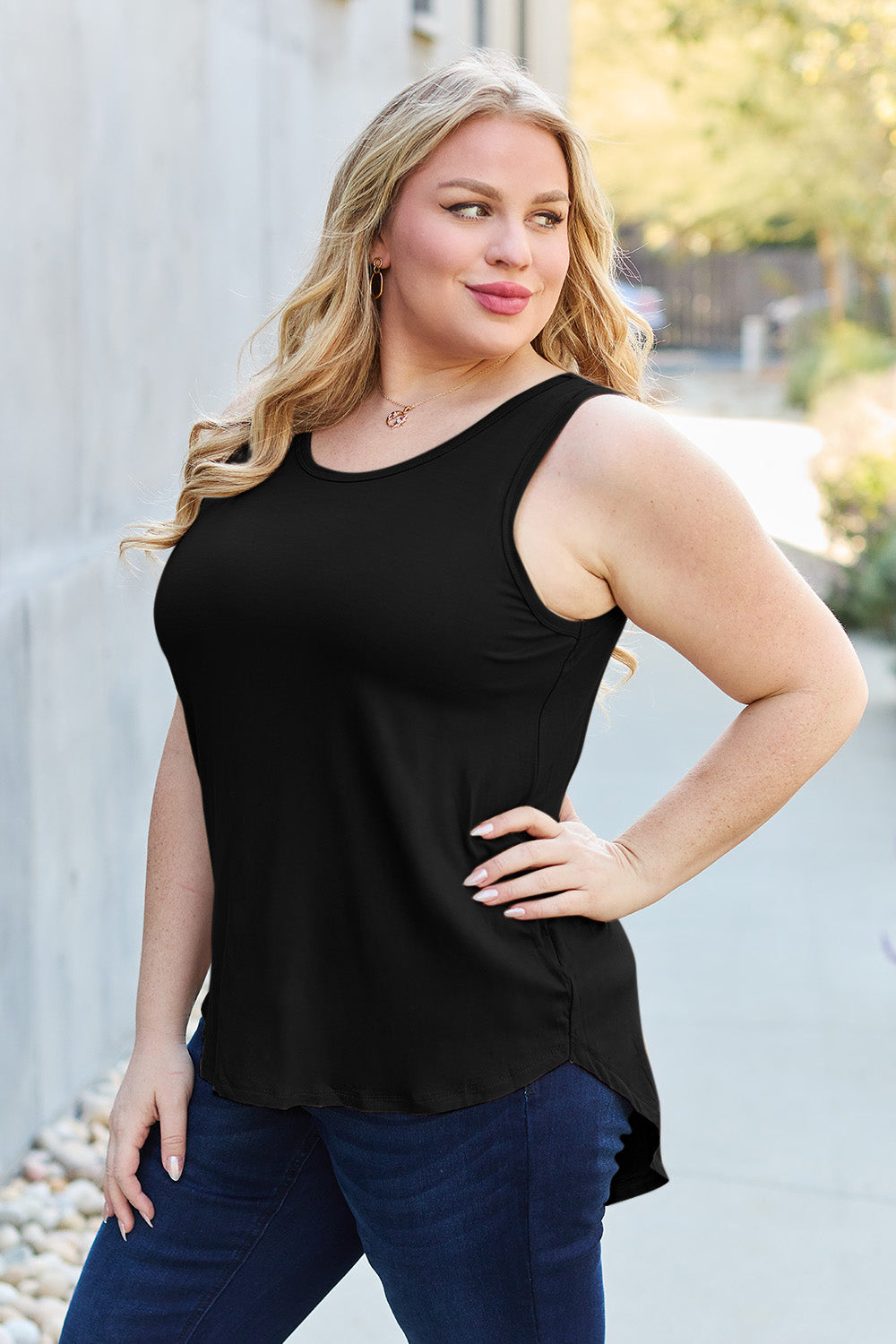 Round Neck Curved Hem Tank