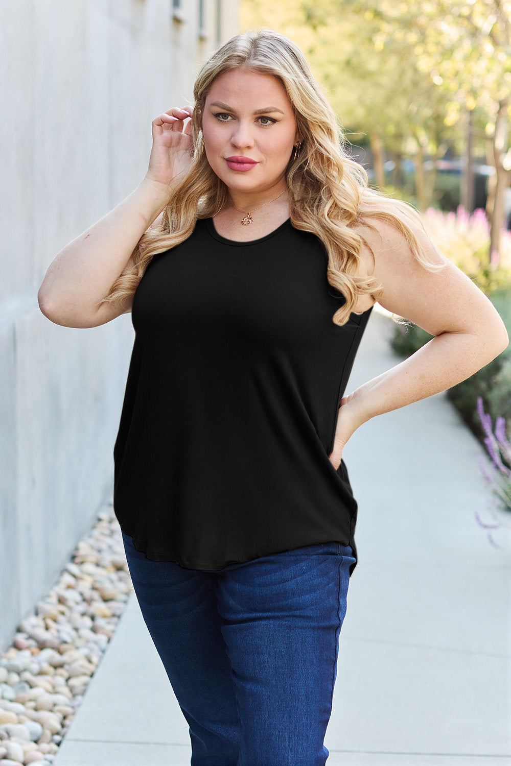 Round Neck Curved Hem Tank