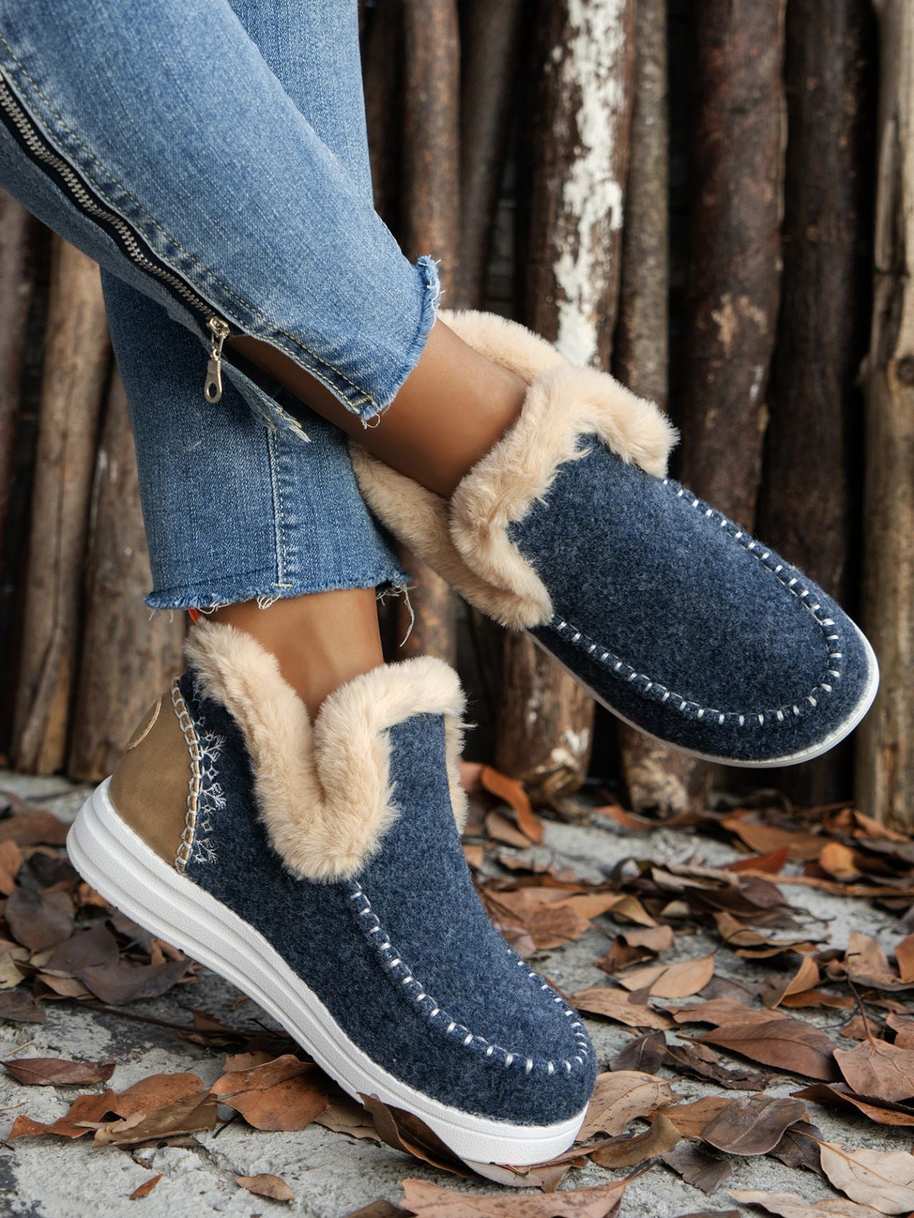 Day 6 - Furry Suede Round Toe Flat Sneakers