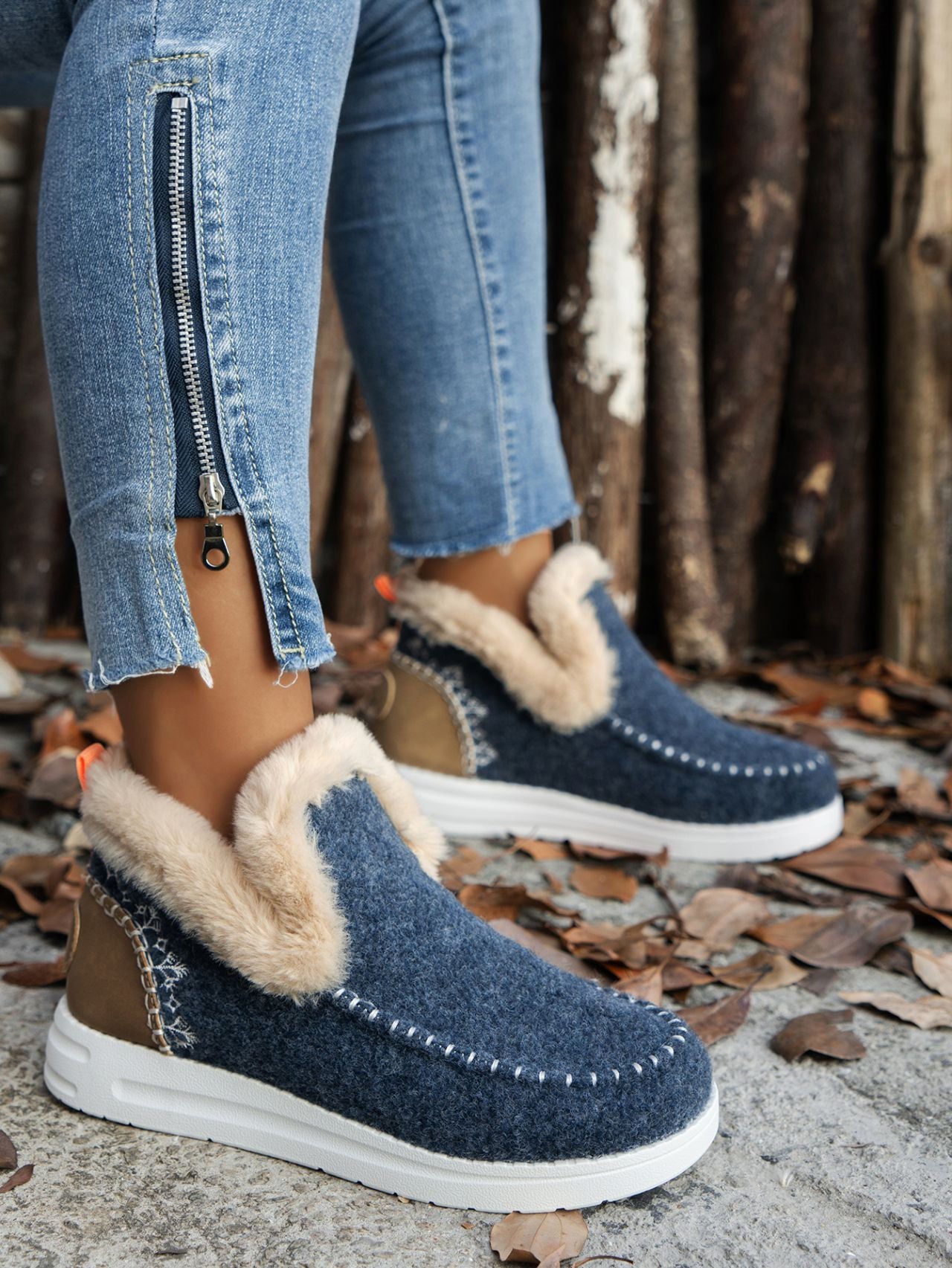 Day 6 - Furry Suede Round Toe Flat Sneakers