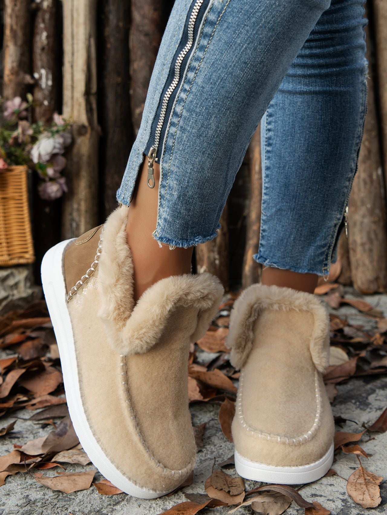 Day 6 - Furry Suede Round Toe Flat Sneakers