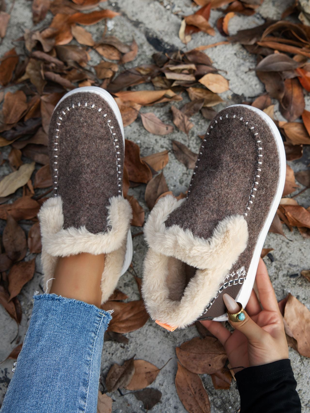 Day 6 - Furry Suede Round Toe Flat Sneakers