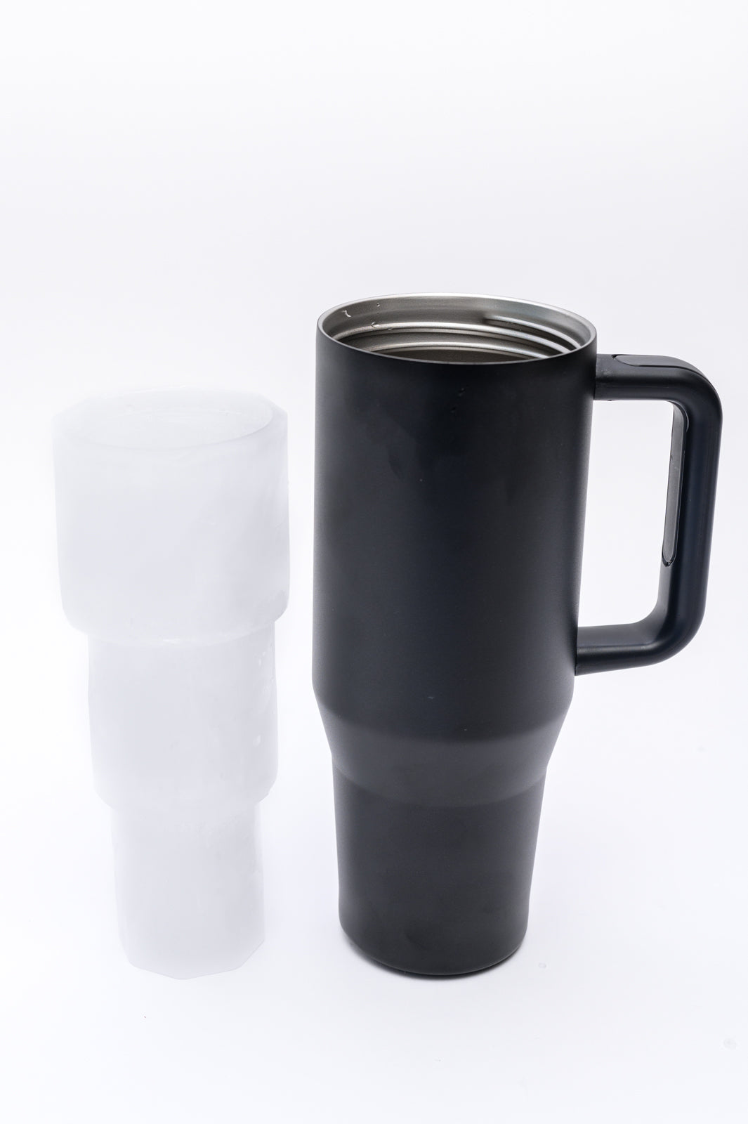 Day 7 - Frosty Filled 40oz Tumbler Ice Molds in Cafe